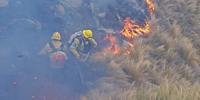 Incendios: hay focos activos en Capilla del Monte, Colazo, Sebastián Elcano y Reducción