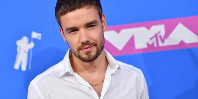 El padre de Liam Payne llegó a la Argentina para iniciar el proceso de reconocimiento