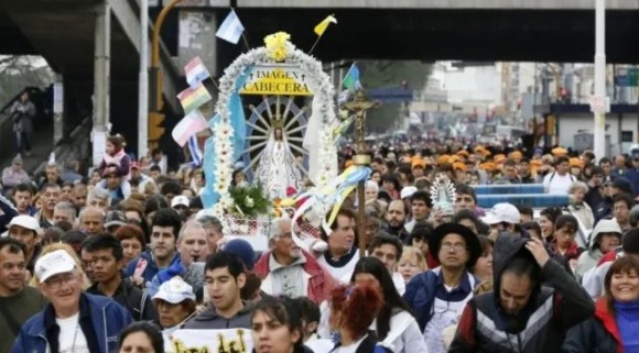 Peregrinación a Luján: miles de fieles caminaron con pedidos y agradecimientos