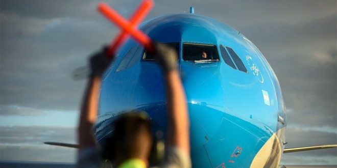 Aerolíneas Argentinas y los gremios firmaron un preacuerdo