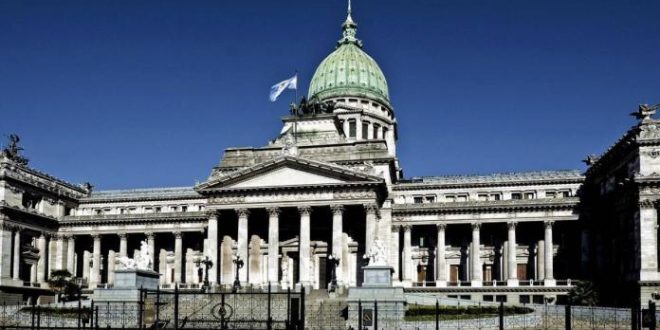 Se espera una semana clave en el Congreso por la revisión de los DNU